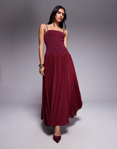 London - Robe plissée longue avec bretelles fines et taille festonnée basse - Bordeaux - Rare - Modalova