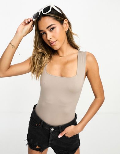 Body marrone aderente con scollo squadrato - River Island - Modalova