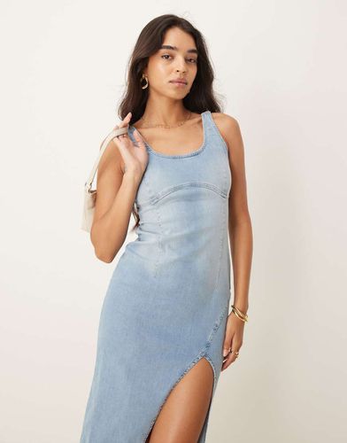 Vestito midi fasciante in denim lavaggio chiaro - River Island - Modalova