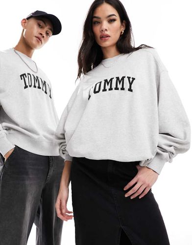 Felpa unisex stile college grigia - Tommy Jeans - Modalova