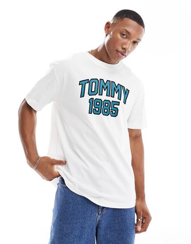 T-shirt vestibilità classica sportiva bianca stile college - Tommy Jeans - Modalova