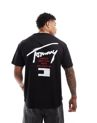 T-shirt nera con stampa stile graffiti sul retro - Tommy Jeans - Modalova