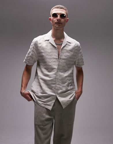Camicia a maniche corte vestibilità classica color pietra a righe testurizzata con rever - Topman - Modalova