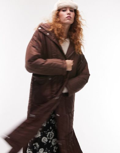 Cappotto taglio lungo con foderata trapuntata color cioccolato - Topshop - Modalova