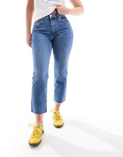 Jeans dritti cropped a vita medio alta con bordi grezzi medio - Topshop Hourglass - Modalova