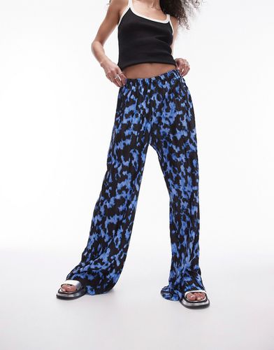 Pantaloni con fondo ampio cobalto sfumato plissé stropicciato - Topshop - Modalova