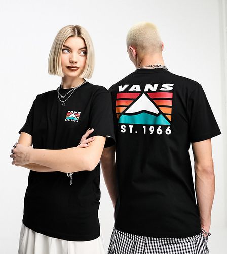 T-shirt unisex nera con stampa di montagna sul retro - In esclusiva per ASOS - Vans - Modalova