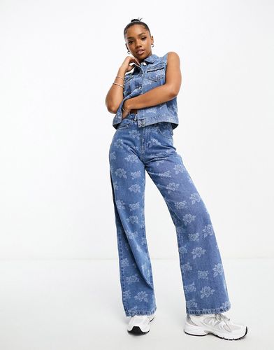 Jeans a fondo ampio con stampa slavata in coordinato - Vero Moda - Modalova