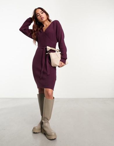 Vestito corto a maniche lunghe in maglia avvolgente con cintura bordeaux - Vero Moda - Modalova