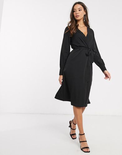 Vestito midi a portafoglio - Vero Moda - Modalova