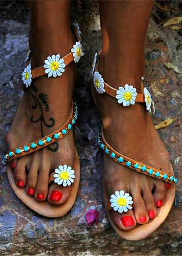 Daisy Bead Slip On Flat Sandals - unsigned - Modalova