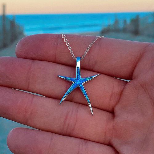 Inlaid Rhinestone Starfish Pendant Necklace - unsigned - Modalova