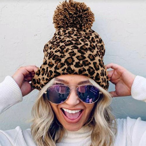 Leopard Winter Warm Knitted Hairball Hat - unsigned - Modalova