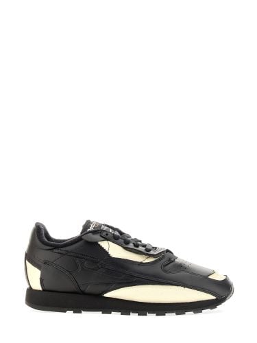 Leather sneaker - maison margiela x reebok - Modalova