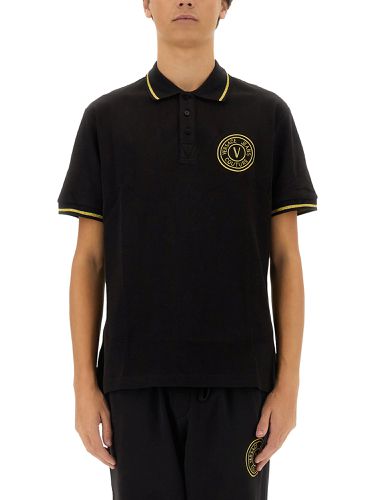 V-emblem" polo shirt - versace jeans couture - Modalova