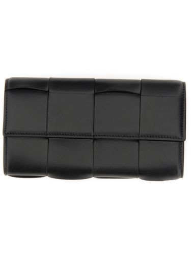 Bottega veneta wallet with flap - bottega veneta - Modalova