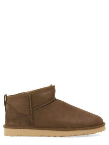 Ugg boot classic ultra mini - ugg - Modalova