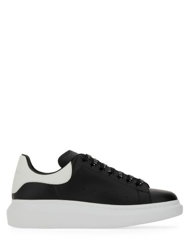 Alexander mcqueen oversized sneaker - alexander mcqueen - Modalova