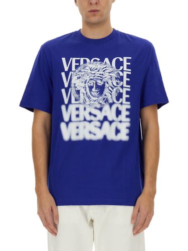 Versace t-shirt with logo - versace - Modalova