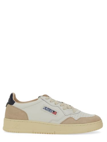 Autry "medalist" low sneaker - autry - Modalova