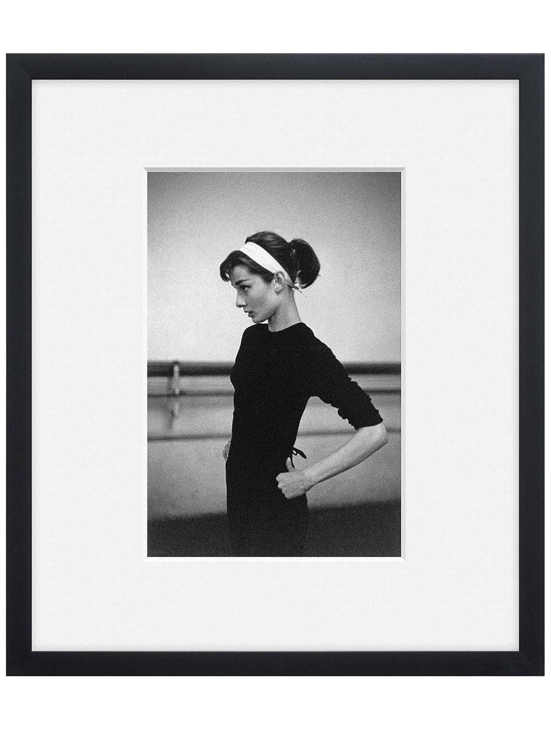 Foto „audrey Hepburn In Paris, 1956“ - MAGNUM COLLECTION - Modalova