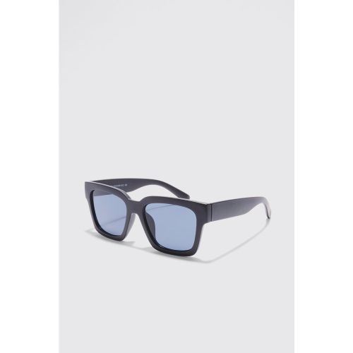 Occhiali da sole classici stretti - boohoo - Modalova