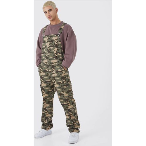 Salopette Cargo rilassata in fantasia militare - boohoo - Modalova