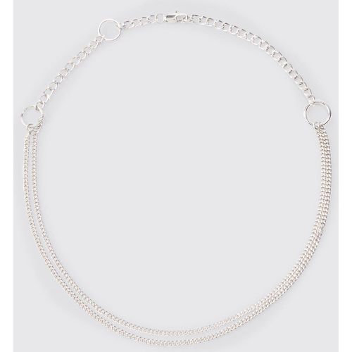 Collana a catena color argento con dettagli ad anello - boohoo - Modalova
