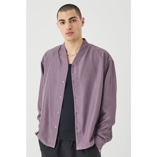 Camisa Recta De Sarga Suave Sin Cuello Con Etiqueta - boohoo - Modalova