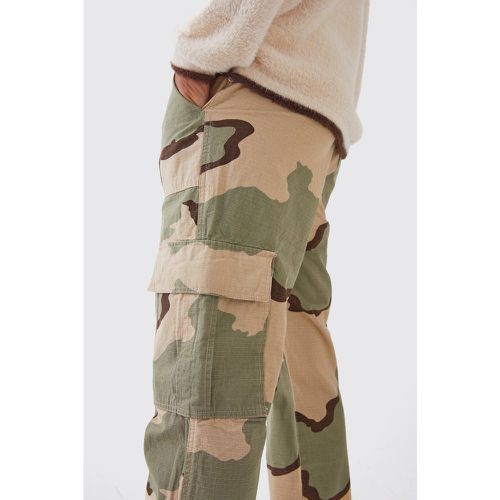 Pantaloni dritti in fantasia militare - boohoo - Modalova