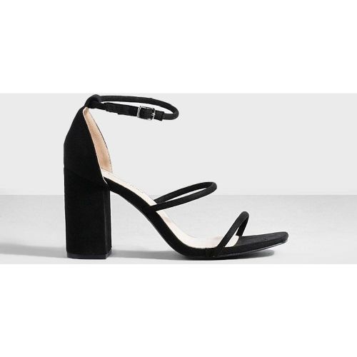 Scarpe con tre listini e tacco a blocco - boohoo - Modalova