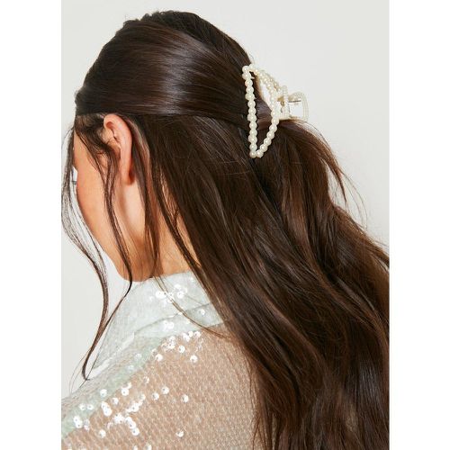 Pinza Para El Pelo Redonda Con Perlas - boohoo - Modalova