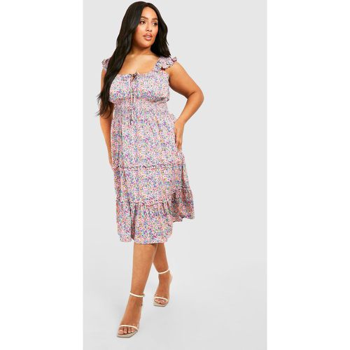 Vestito midi Plus Size a fiori con balze - boohoo - Modalova