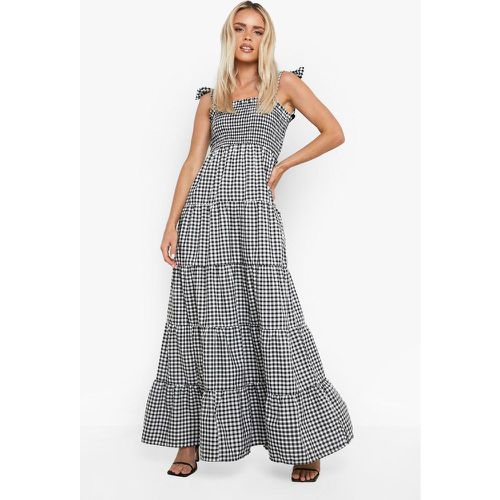 Vestito maxi Petite a quadretti con pon pon sulle spalle - boohoo - Modalova