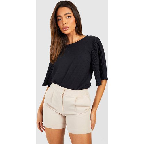 Blusa in rete plumetis con maniche a pieghe - boohoo - Modalova