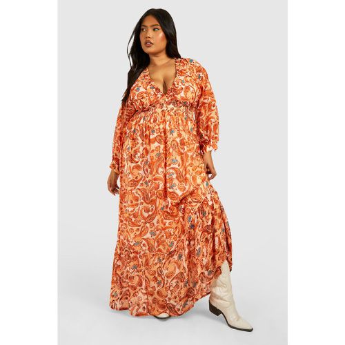 Plus Woven Paisley Print V Neck Floaty Maxi Dress - boohoo - Modalova