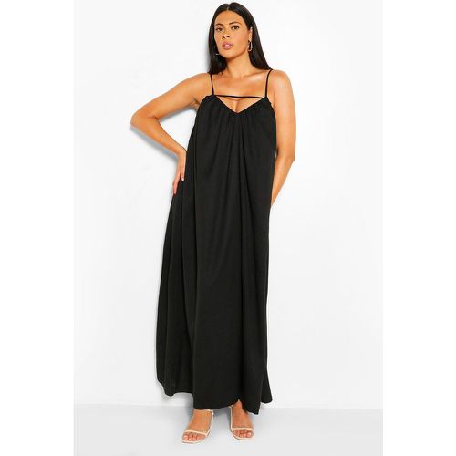 Plus Maxi abito con spalline e intagli - boohoo - Modalova