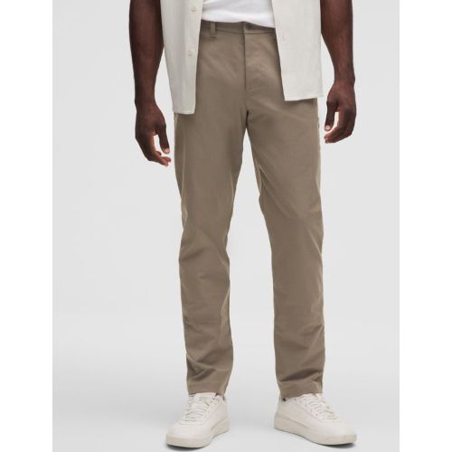 “ Pantalon chino ABC coupe classique Smooth Twills â€“ 81 cm â€“ Taille 28 - lululemon - Modalova