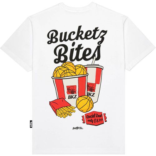 Chicken T-Shirt - Bucketz - Modalova