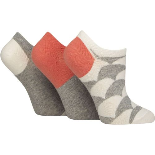 Women's 3 Pair Caroline Gardner Patterned Cotton Trainer Socks Mermaid Scale Grey 4-8 Women's - SockShop - Modalova