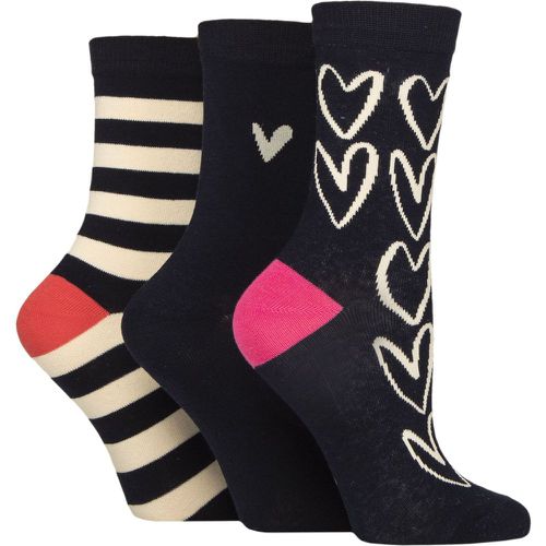 Ladies 3 Pair Patterned Cotton Socks Large Heart Outline Navy 4-8 - Caroline Gardner - Modalova