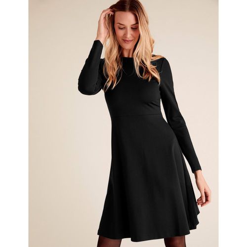 Round Neck Knee Length Shift Dress