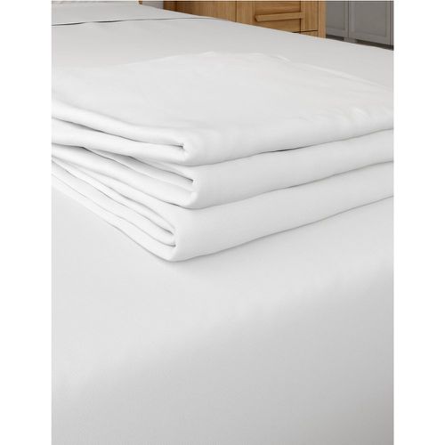 Comfortably Cool Flat Sheet white - Marks & Spencer - Modalova
