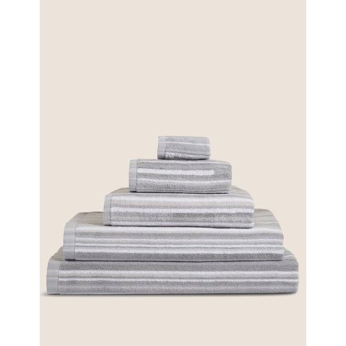 Pure Cotton Striped Towel grey - Marks & Spencer - Modalova