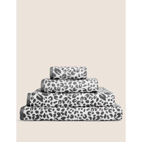 Pure Cotton Leopard Print Towel - Marks & Spencer - Modalova