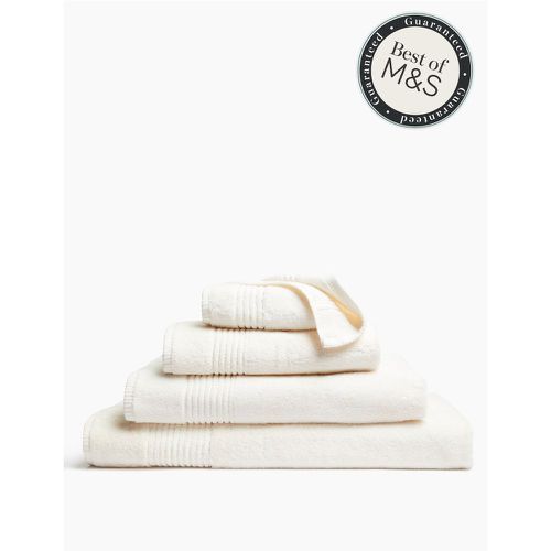Egyptian Cotton Luxury Towel cream - Marks & Spencer - Modalova