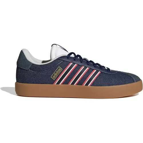 Quando si parla di stile classico e casual, questa scarpa adidas ha tutto per piacere. Il design versatile è facile da abbinare a qualsiasi outfit. L - MAG10853210 - Modalova