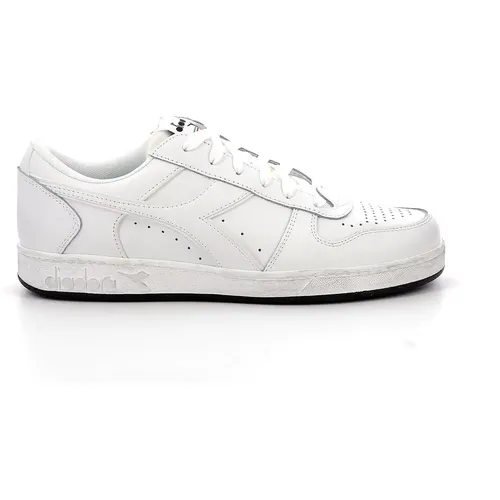 Dal parquet all'asfalto delle strade della vostra città, la Magic si muove con disinvoltura tra sport e streetwear sport. La sua look vintage è ispi - MAG5898299 - Modalova