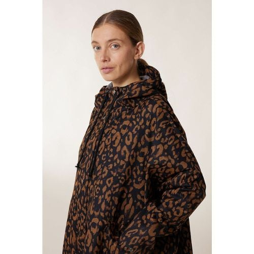 Vannah Waterproof Hooded Poncho in Leopard Print - LEON & HARPER - Modalova