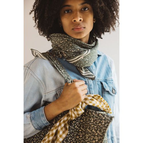 Leopard Print Large Scarf in Cotton - GABRIELLE PARIS - Modalova